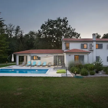 Stepancic - Large Garden And Heated Pool Villa