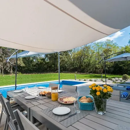 Stepancic - Large Garden And Heated Pool Villa