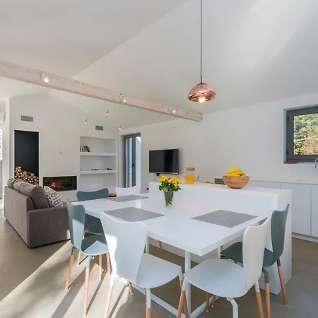 Stepancic - Large Garden And Heated Pool Лабин