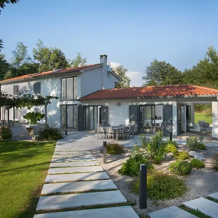 Stepancic - Large Garden And Heated Pool Villa *