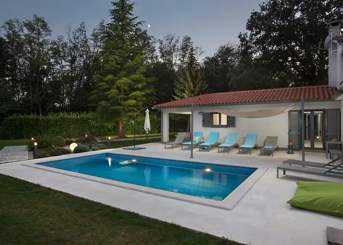 Stepancic - Large Garden And Heated Pool *