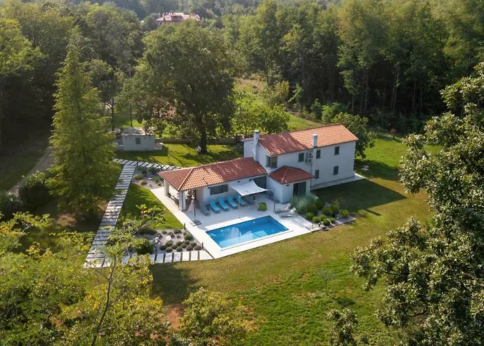 Stepancic - Large Garden And Heated Pool *