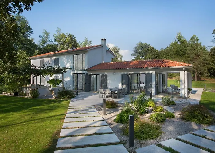 Stepancic - Large Garden And Heated Pool Villa *