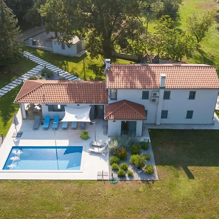 Stepancic - Large Garden And Heated Pool