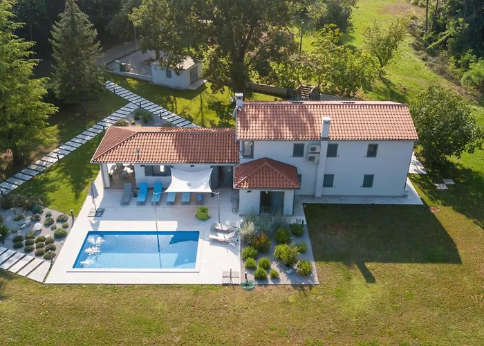 Stepancic - Large Garden And Heated Pool