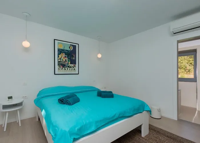 Stepancic - Large Garden And Heated Pool Villa *